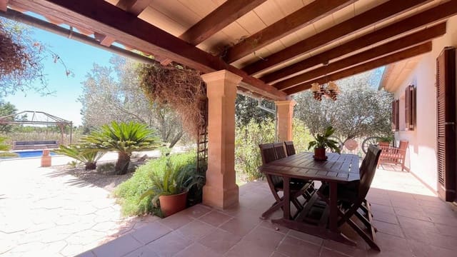 3 quarto Quinta/Casa Rural para venda em Llucmajor com piscina garagem - 1 300 000 € (Ref: 8377597)
