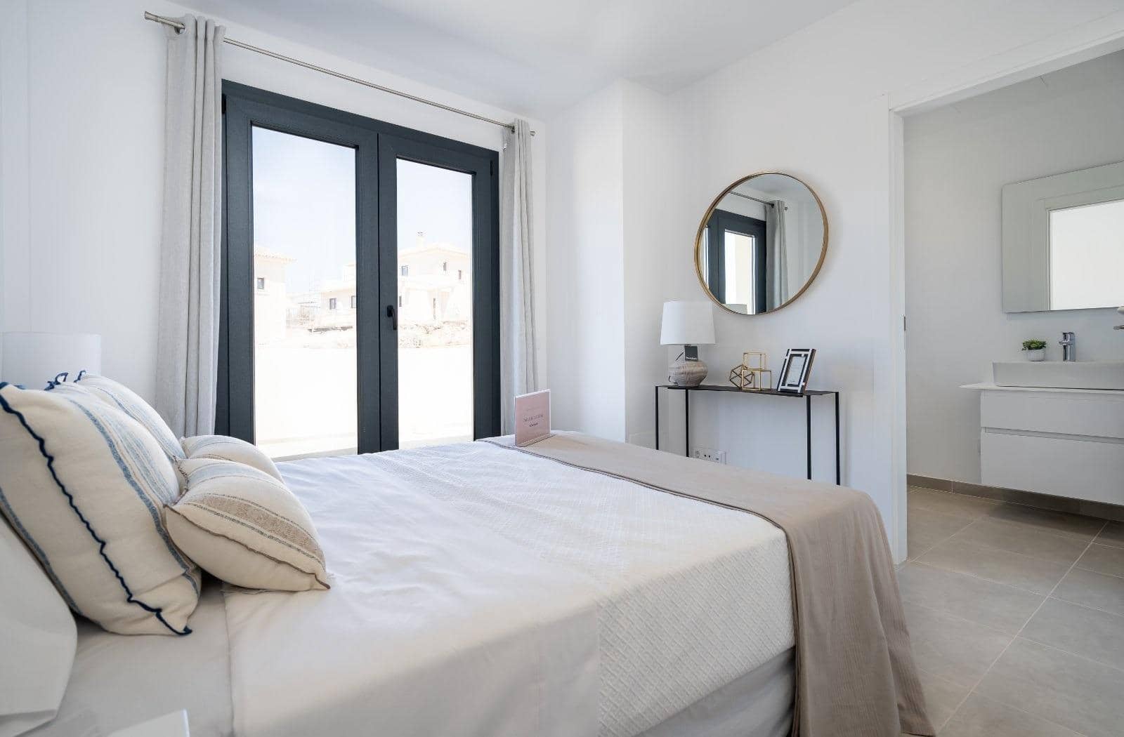 4 quarto Moradia para venda em Cala Romantica com piscina - 677 000 € (Ref: 8579928)