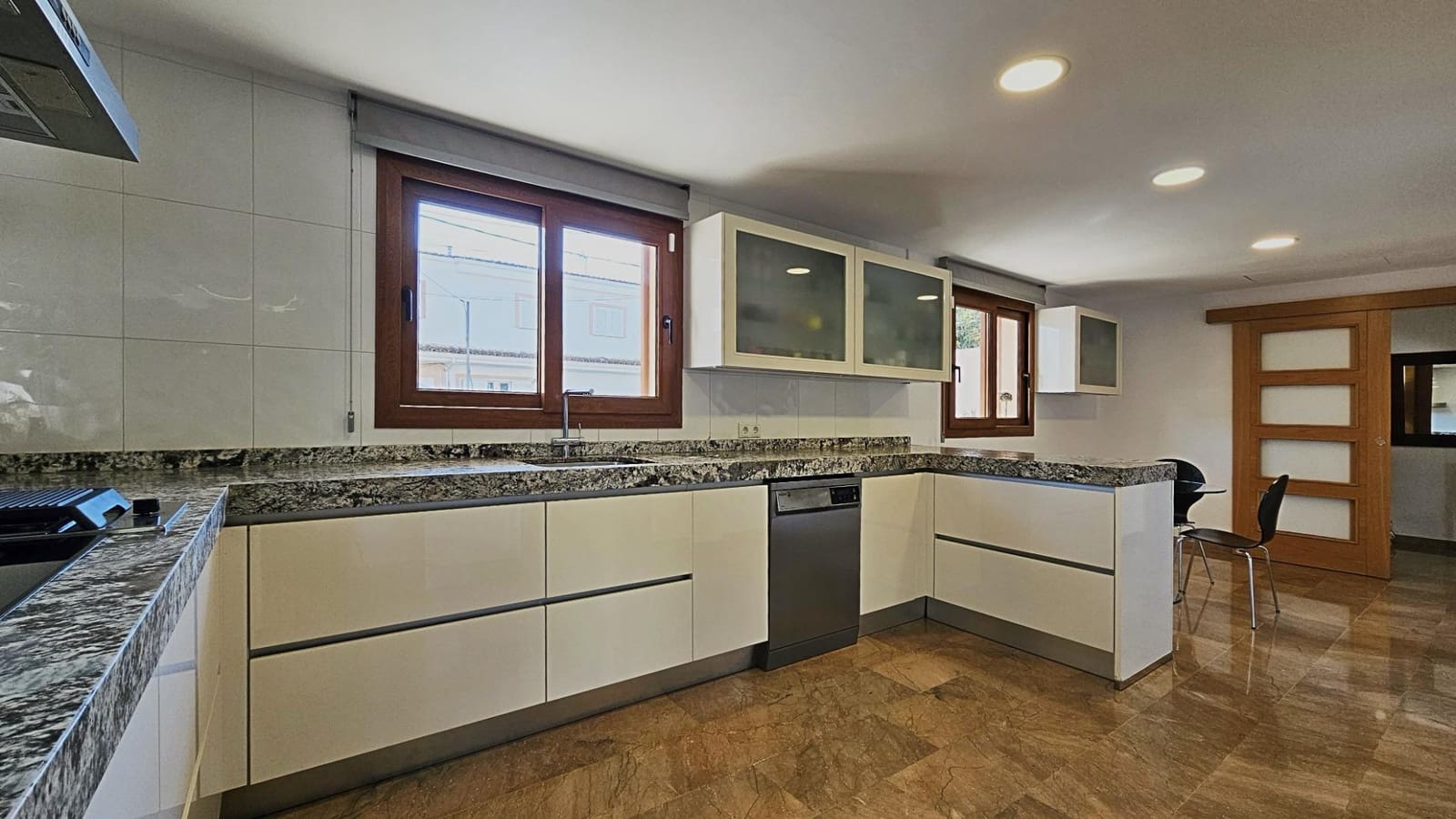 4 bedroom Villa for sale in Palma de Mallorca with pool garage - € 1,450,000 (Ref: 8809656)