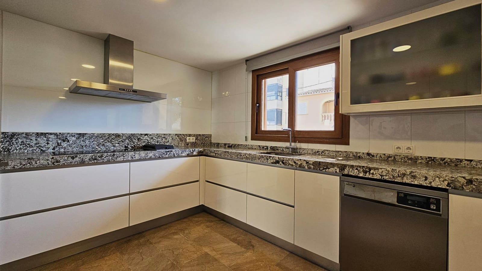 4 bedroom Villa for sale in Palma de Mallorca with pool garage - € 1,450,000 (Ref: 8809656)