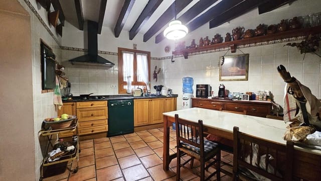 6 soveværelse Villa til salg i Palma de Mallorca med garage - € 870.000 (Ref: 8841126)