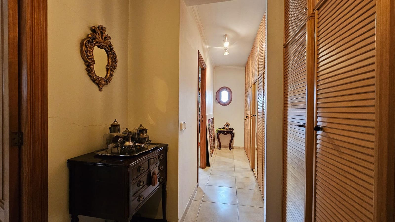 6 bedroom Villa for sale in Palma de Mallorca with garage - € 870,000 (Ref: 8841126)