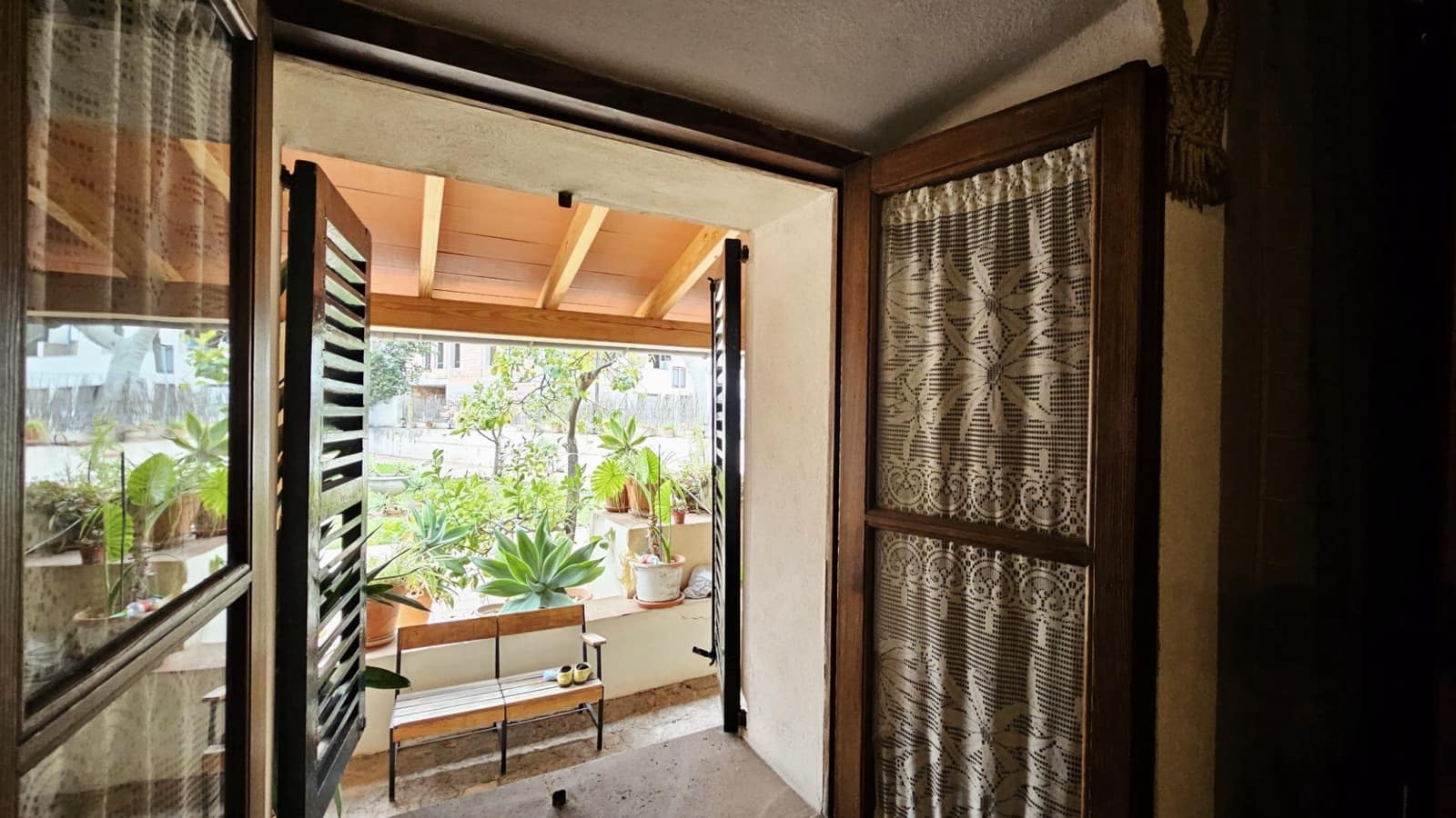 6 bedroom Villa for sale in Palma de Mallorca with garage - € 870,000 (Ref: 8841126)