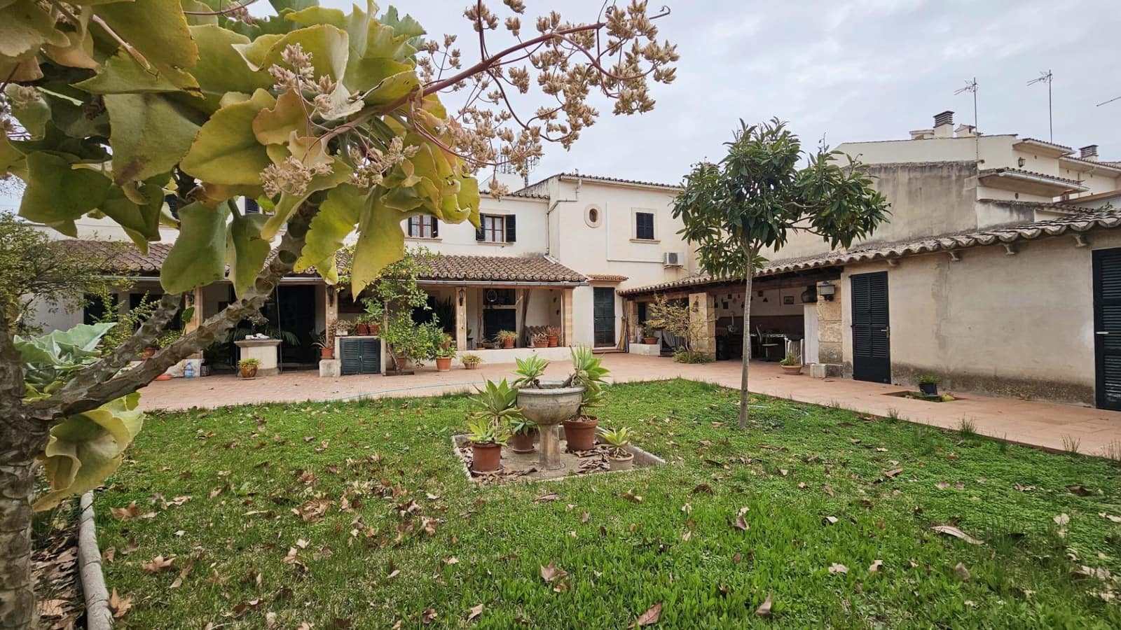 6 soverom Villa til salgs i Palma de Mallorca med garasje - € 850 000 (Ref: 8841126)
