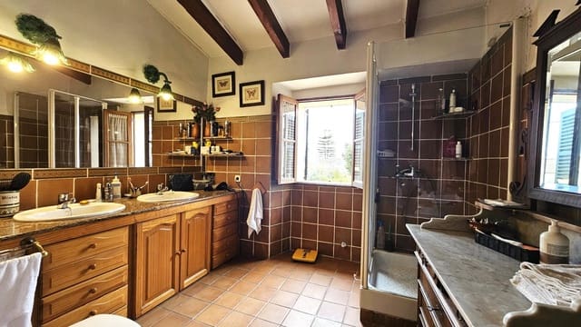 6 Zimmer Villa zu verkaufen in Palma de Mallorca mit Garage - 850.000 € (Ref: 8841126)