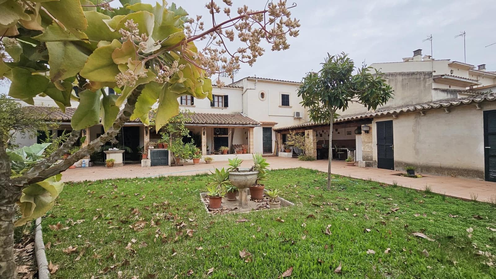 6 soverom Villa til salgs i Palma de Mallorca med garasje - € 850 000 (Ref: 8841126)