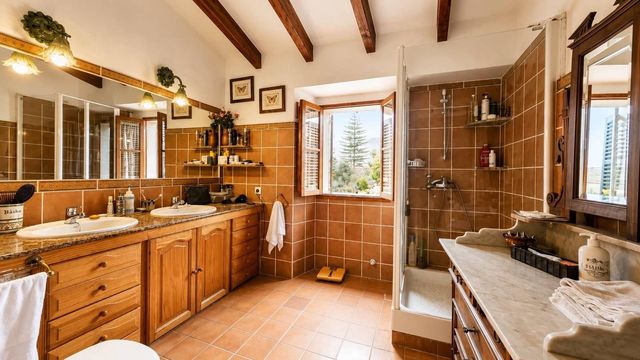 6 quarto Moradia para venda em Palma de Mallorca com garagem - 850 000 € (Ref: 8841126)