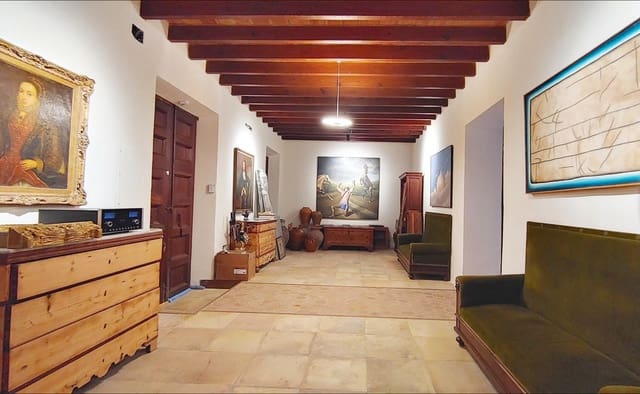 3 bedroom Townhouse for sale in Porreres with garage - € 1,890,000 (Ref: 8865009)