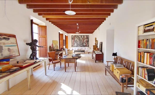 3 bedroom Townhouse for sale in Porreres with garage - € 1,890,000 (Ref: 8865009)