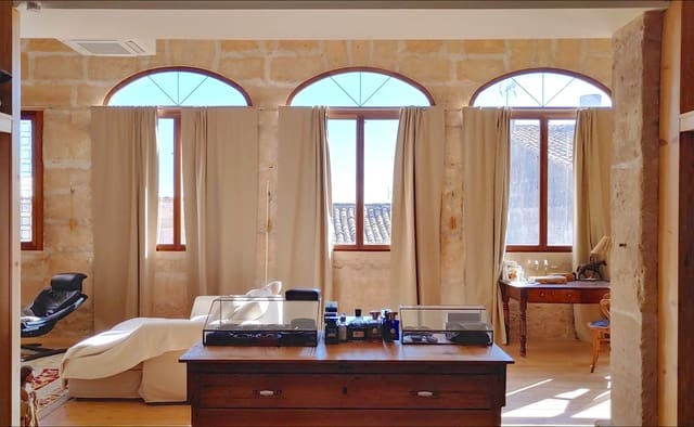 3 bedroom Townhouse for sale in Porreres with garage - € 1,890,000 (Ref: 8865009)