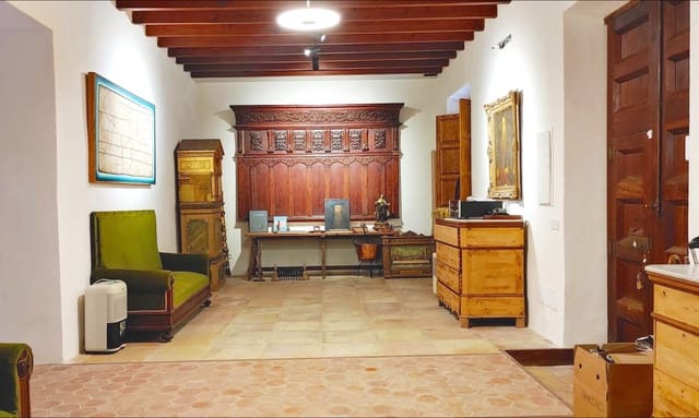 3 bedroom Townhouse for sale in Porreres with garage - € 1,890,000 (Ref: 8865009)