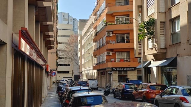 Erhverv til salg i Palma de Mallorca - € 450.000 (Ref: 8888521)