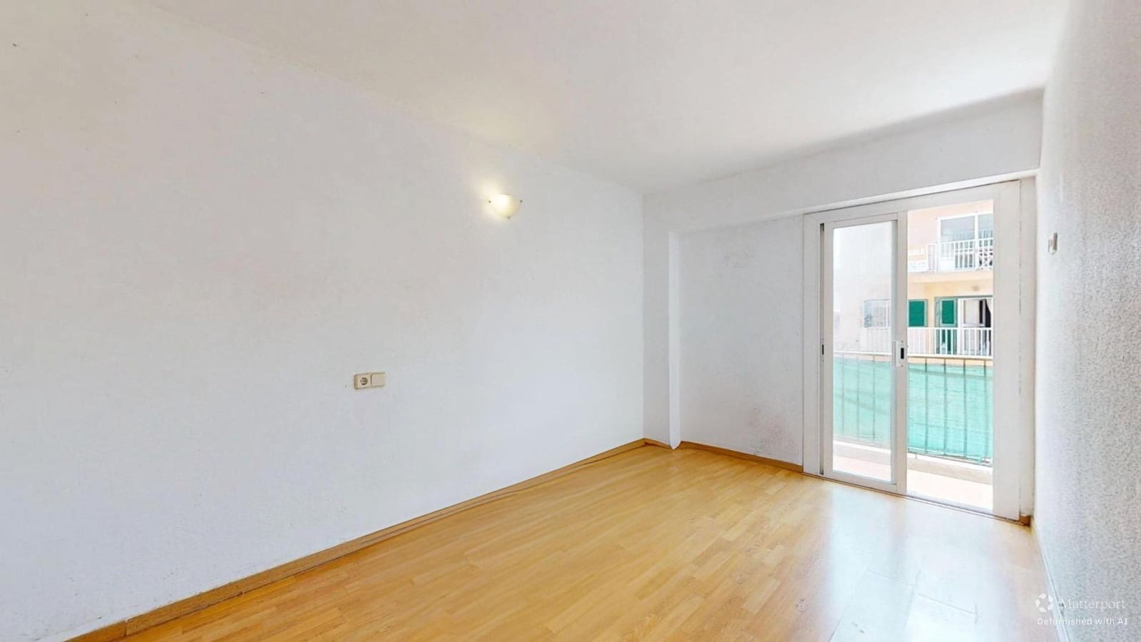 3 bedroom Flat for sale in Palma de Mallorca - € 280,000 (Ref: 9195715)