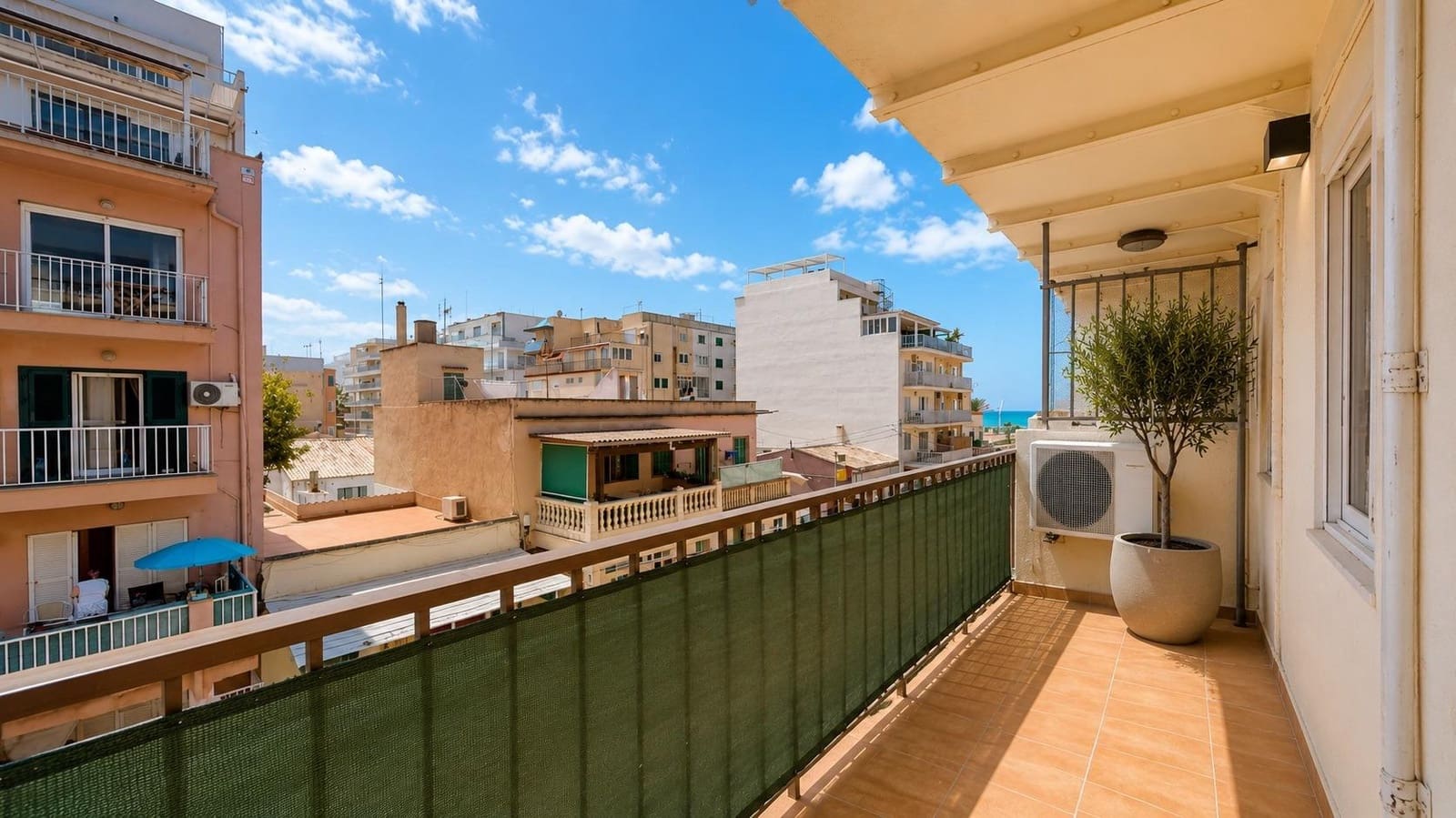 3 bedroom Flat for sale in Palma de Mallorca - € 280,000 (Ref: 9195715)