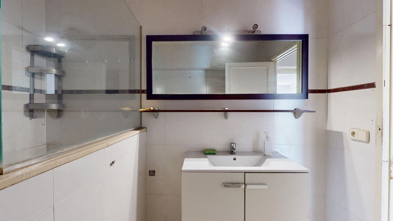 3 bedroom Flat for sale in Palma de Mallorca - € 280,000 (Ref: 9195715)