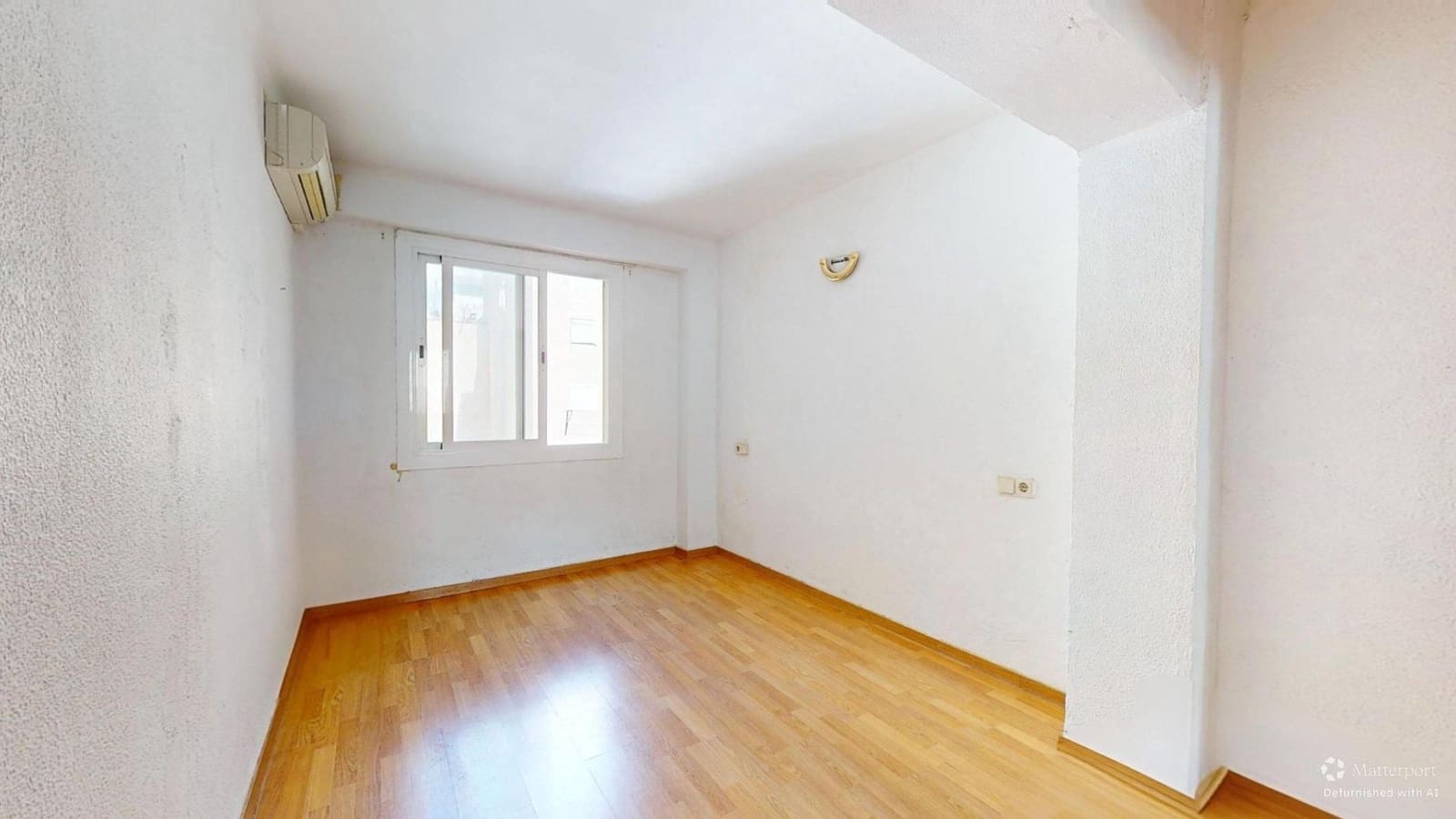 3 bedroom Flat for sale in Palma de Mallorca - € 280,000 (Ref: 9195715)