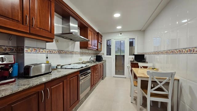 3 bedroom Flat for sale in Palma de Mallorca with garage - € 630,000 (Ref: 9197876)
