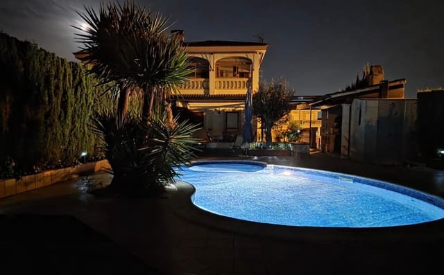 4 soverom Kjedet enebolig til salgs i Marratxí med svømmebasseng garasje - € 895 000 (Ref: 9262737)