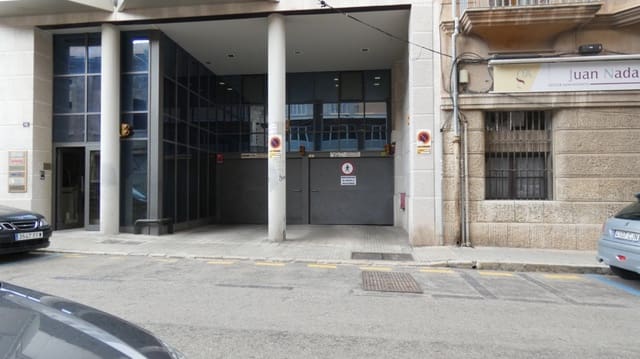 Garasje til leie i Plaça dels Patins, Palma de Mallorca - € 175 (Ref: 9301190)