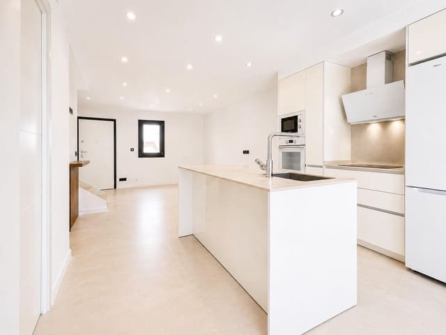 3 sovrum Radhus till salu i Palma de Mallorca med pool - 745 000 € (Ref: 9317971)