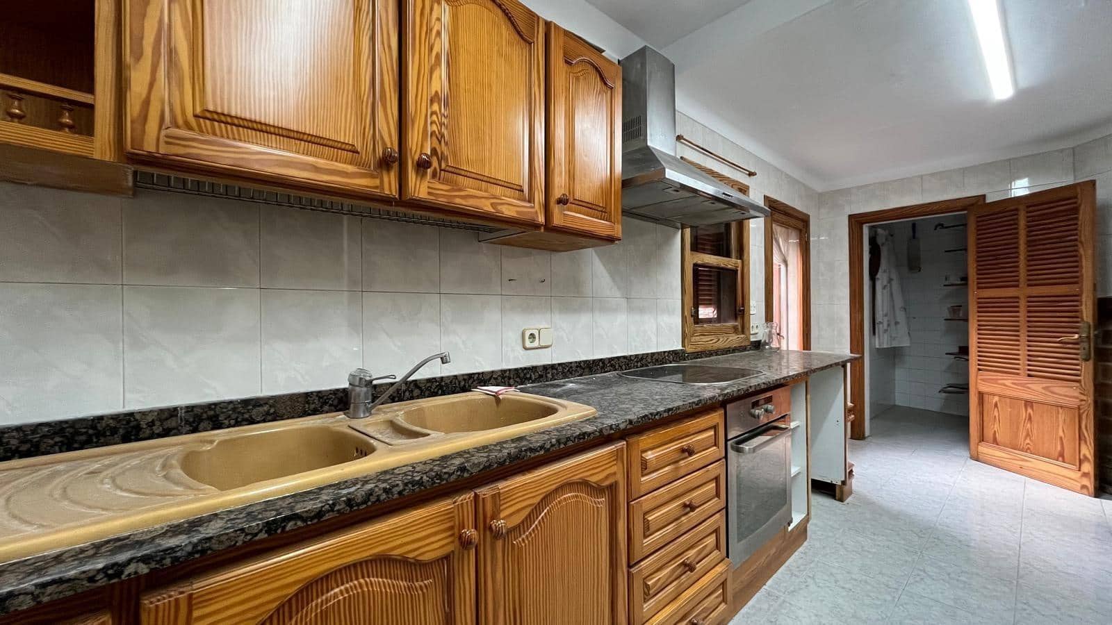 4 bedroom Townhouse for sale in Caimari with garage - € 425,000 (Ref: 9335142)