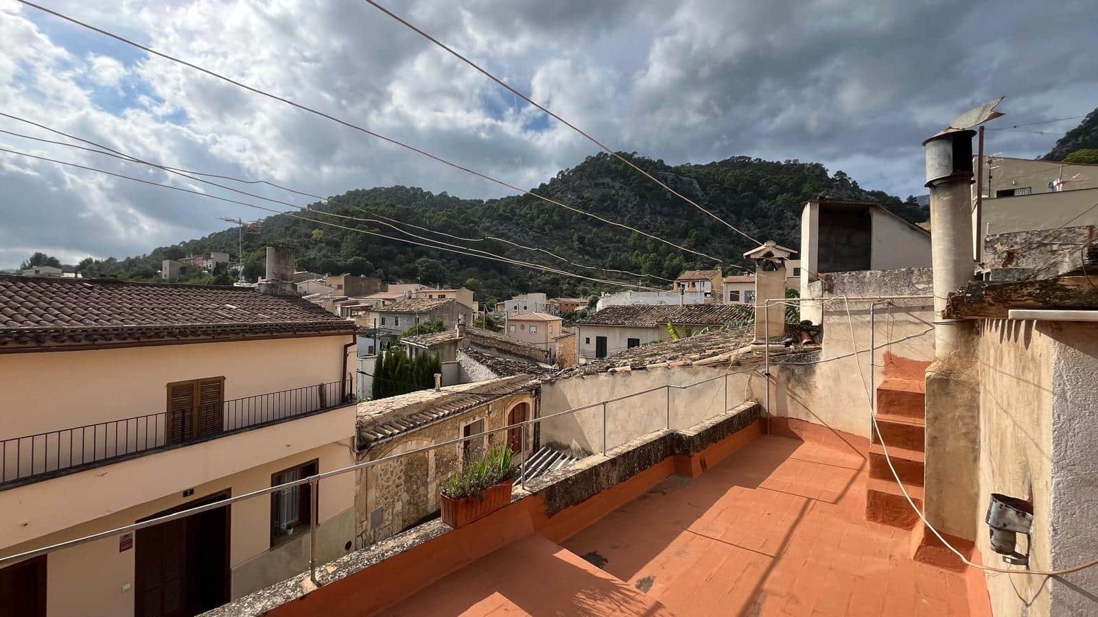 4 bedroom Townhouse for sale in Caimari with garage - € 425,000 (Ref: 9335142)