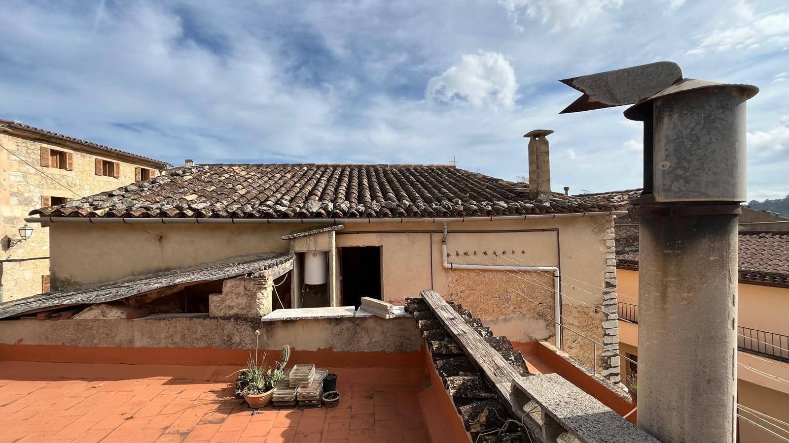 4 bedroom Townhouse for sale in Caimari with garage - € 425,000 (Ref: 9335142)