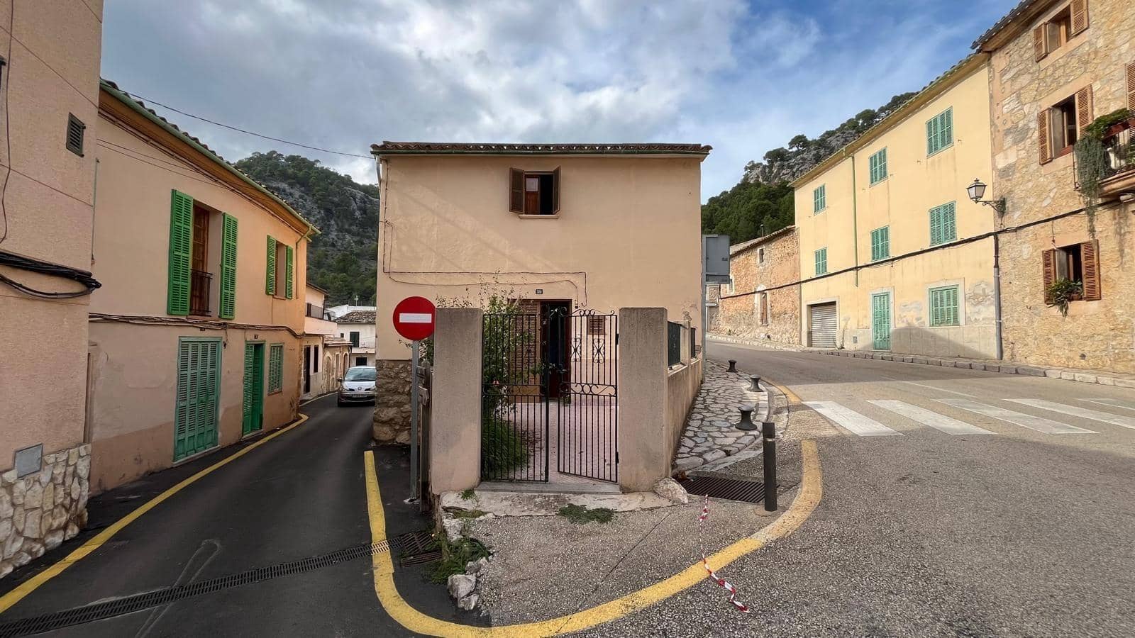 4 soveværelse Byhus til salg i Caimari med garage - € 425.000 (Ref: 9335142)