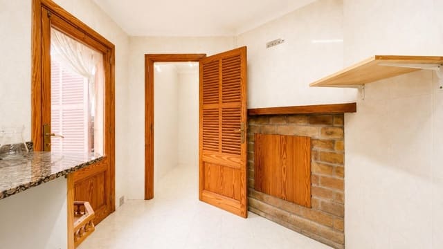 4 soveværelse Byhus til salg i Caimari, Selva med garage - € 399.000 (Ref: 9335142)