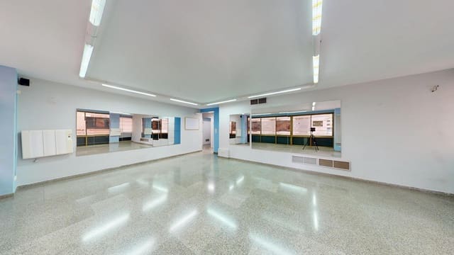 Kommersiell att hyra i Plaça dels Patins, Palma de Mallorca - 2 200 € (Ref: 9403515)