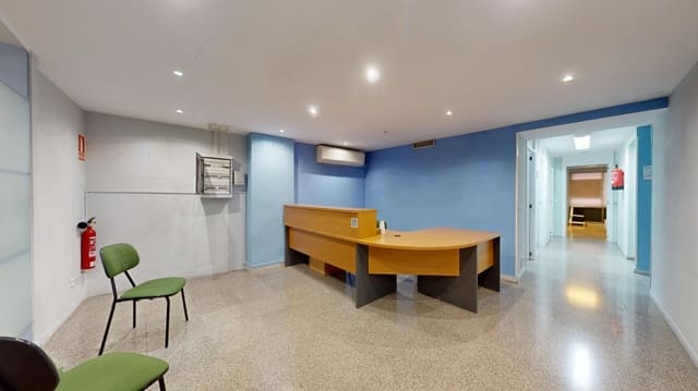 Kommersiell att hyra i Plaça dels Patins, Palma de Mallorca - 2 200 € (Ref: 9403515)