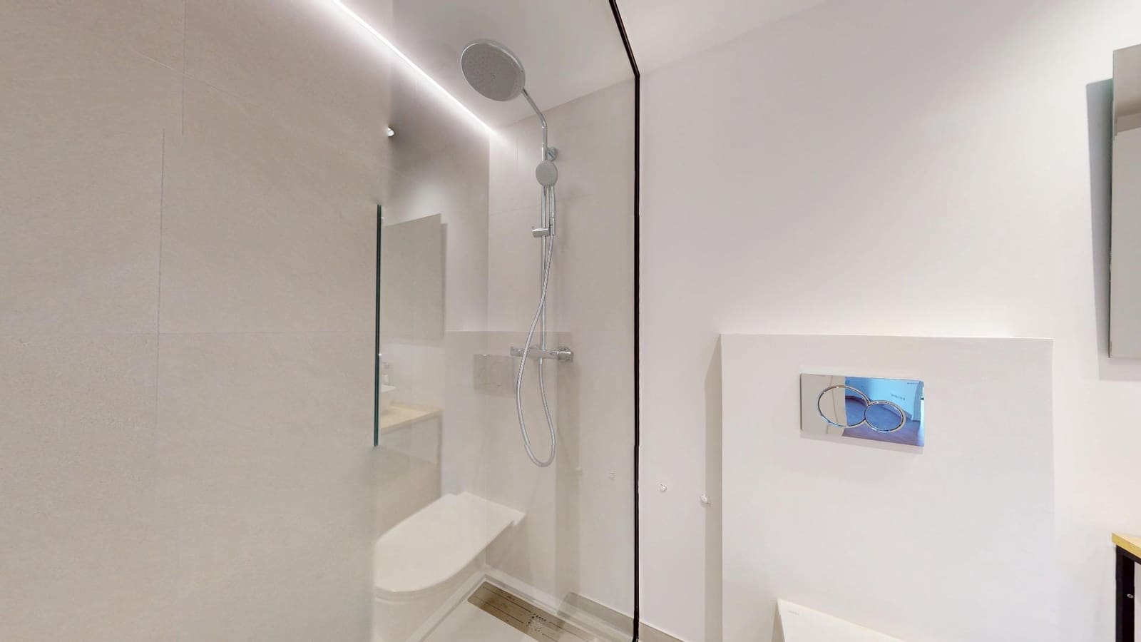 2 bedroom Flat for rent in Palma de Mallorca with garage - € 2,300 (Ref: 9440720)