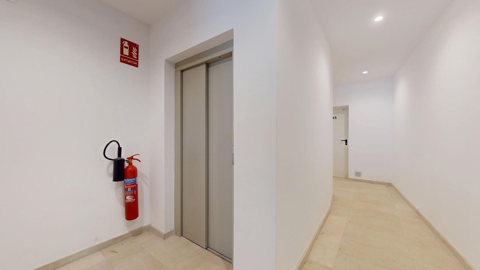 2 soverom Leilighet til leie i Palma de Mallorca med garasje - € 2 300 (Ref: 9440720)