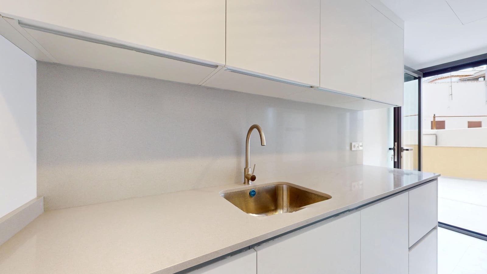 2 soverom Leilighet til leie i Palma de Mallorca med garasje - € 2 300 (Ref: 9440720)