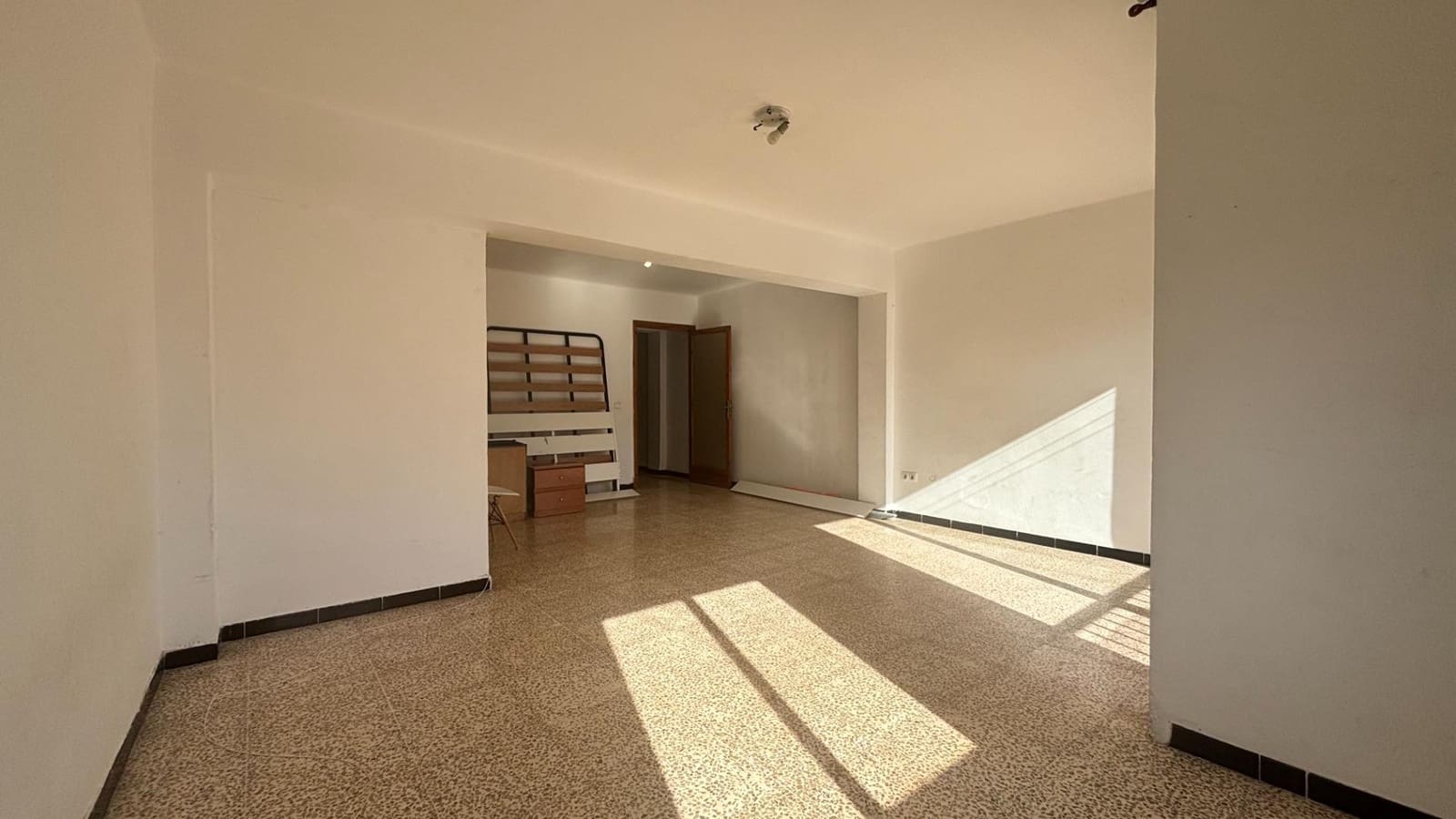 3 bedroom Flat for sale in Palma de Mallorca - € 350,000 (Ref: 9530814)