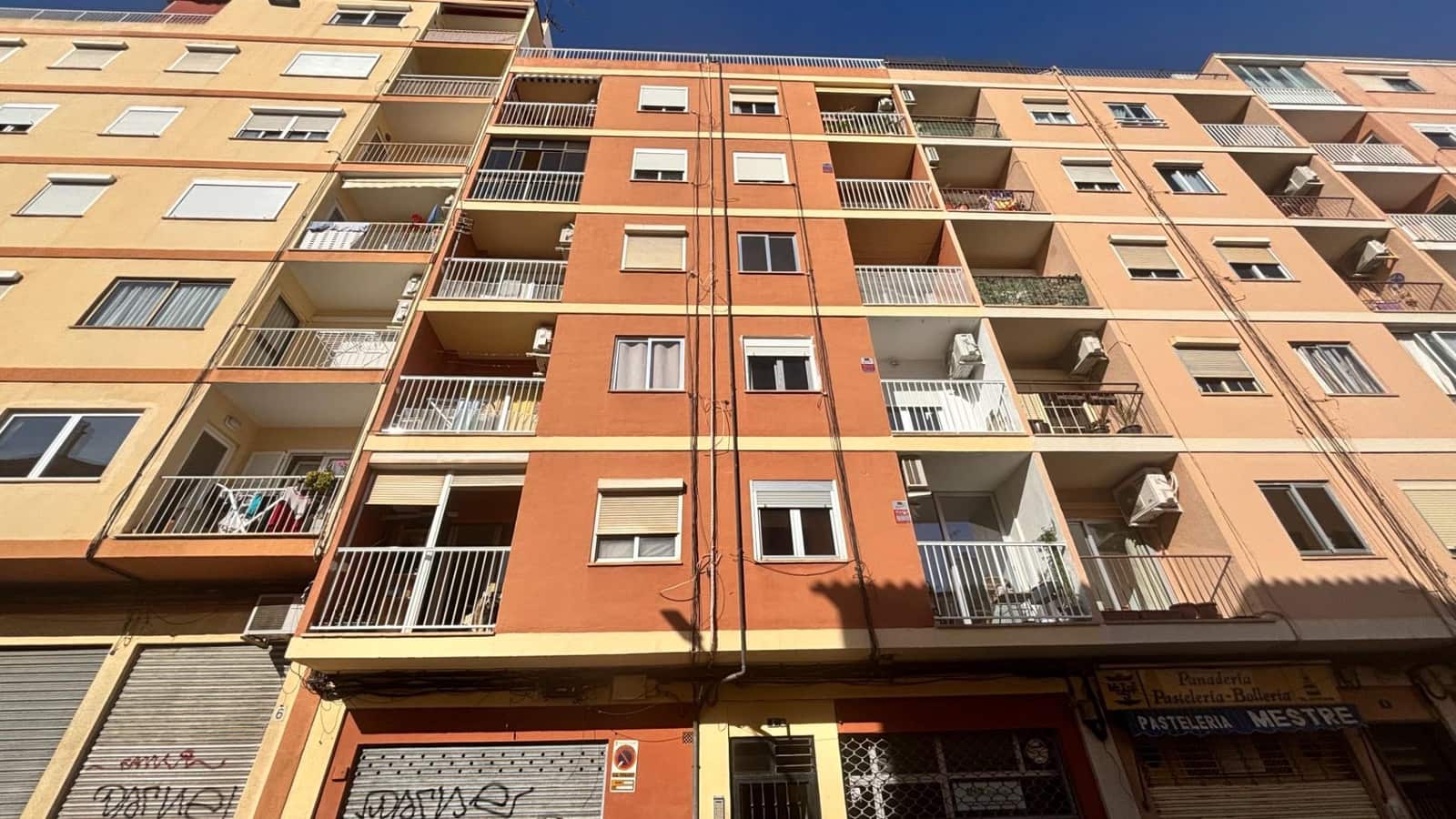 3 bedroom Flat for sale in Palma de Mallorca - € 350,000 (Ref: 9530814)