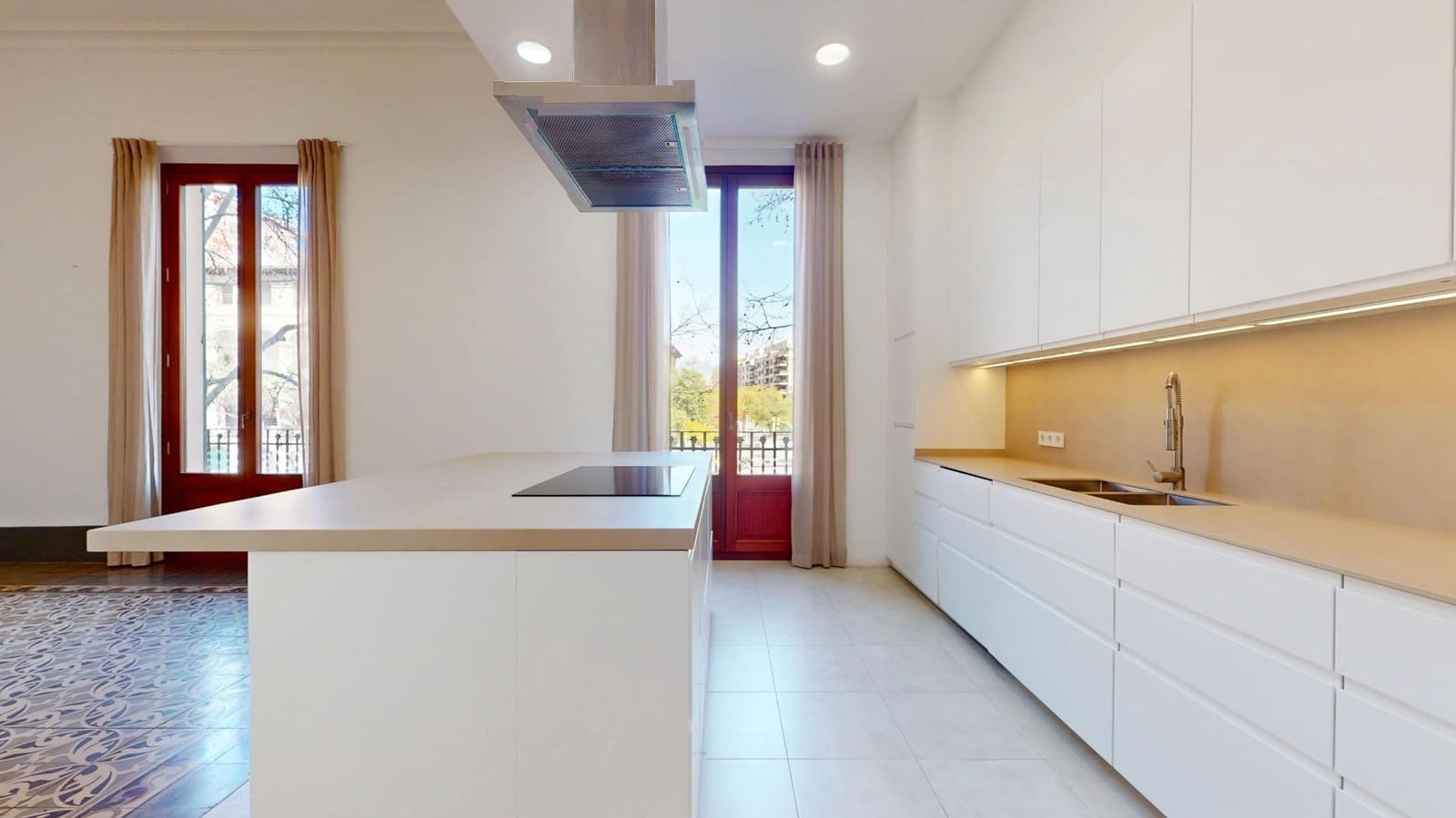6 bedroom Flat for sale in Palma de Mallorca - € 1,350,000 (Ref: 9619439)