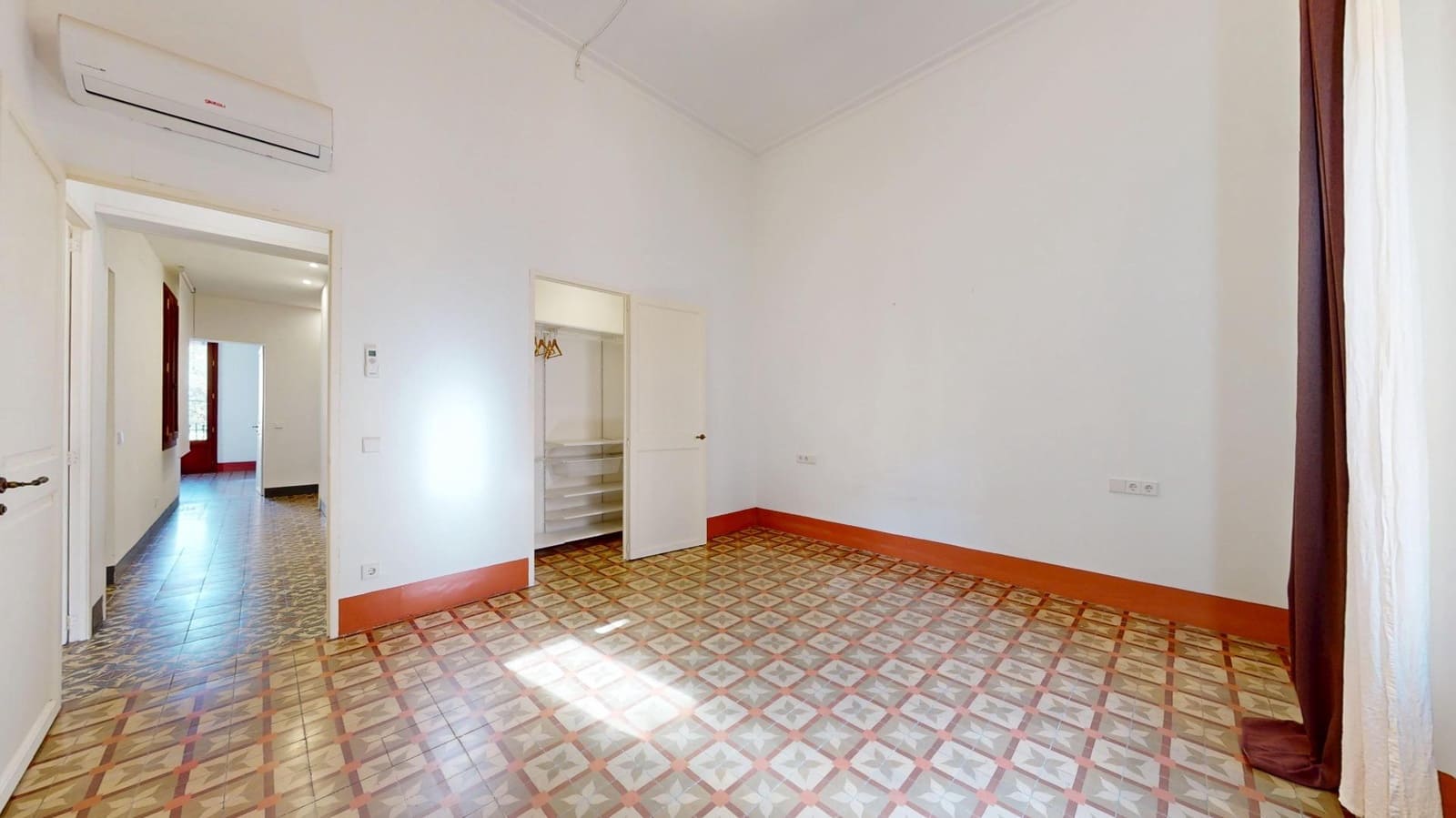 6 bedroom Flat for sale in Palma de Mallorca - € 1,350,000 (Ref: 9619439)