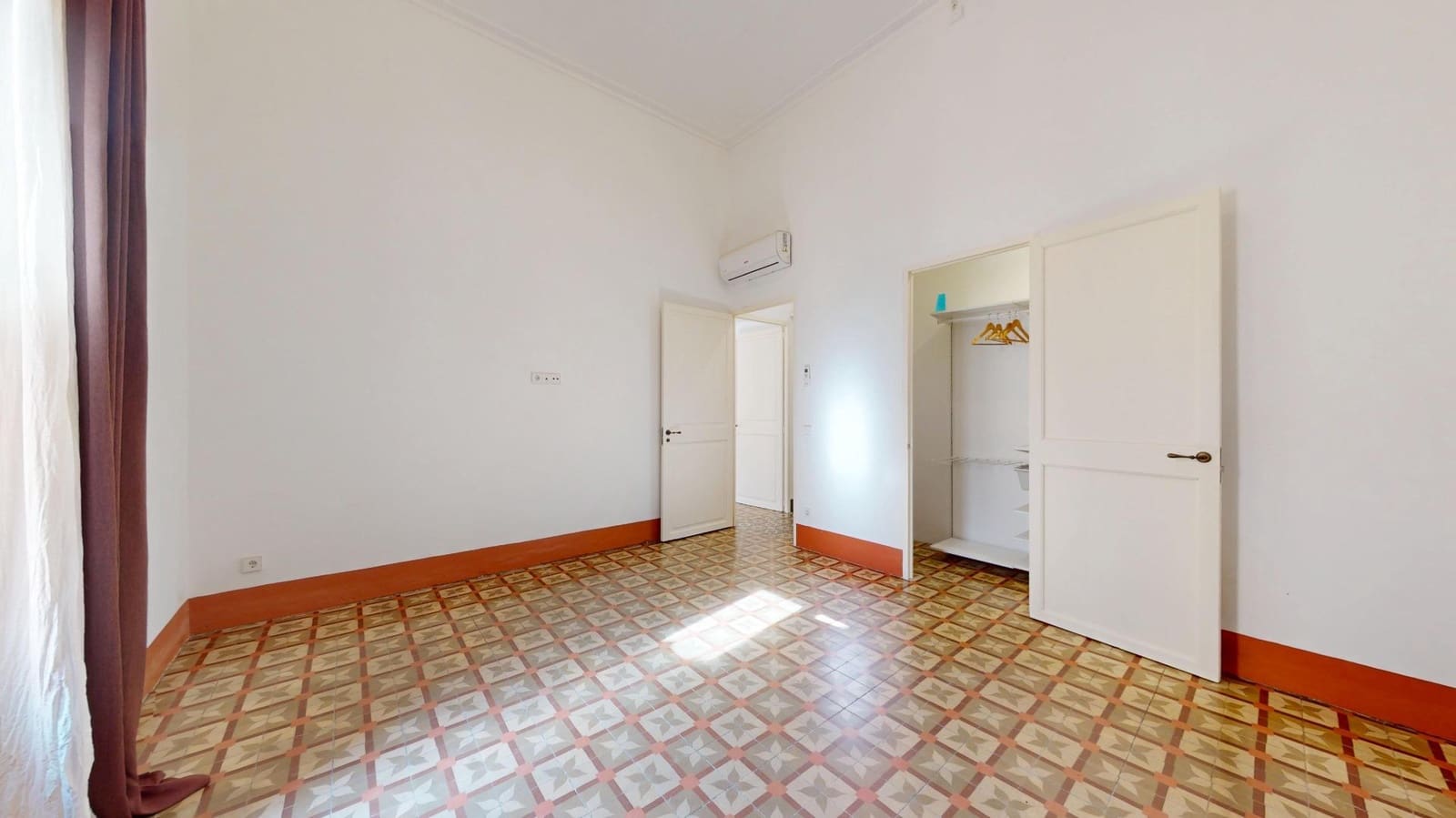 6 bedroom Flat for sale in Palma de Mallorca - € 1,350,000 (Ref: 9619439)