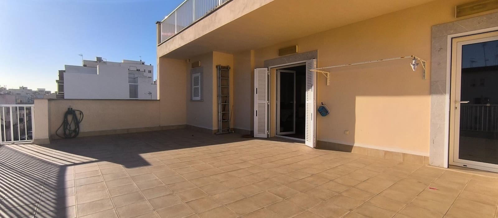 4 bedroom Villa for sale in Palma de Mallorca with garage - € 850,000 (Ref: 9634470)