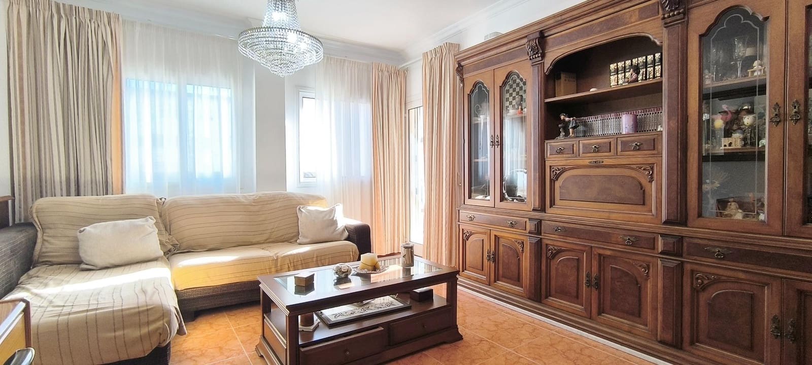 4 bedroom Villa for sale in Palma de Mallorca with garage - € 850,000 (Ref: 9634470)