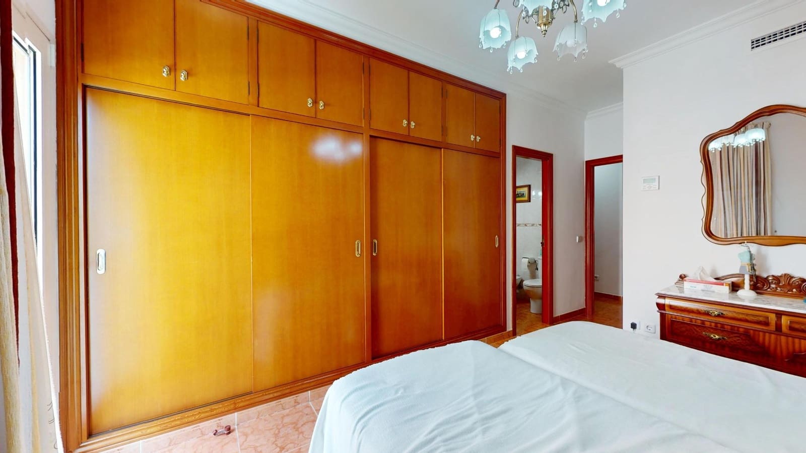 4 bedroom Villa for sale in Palma de Mallorca with garage - € 795,000 (Ref: 9634470)