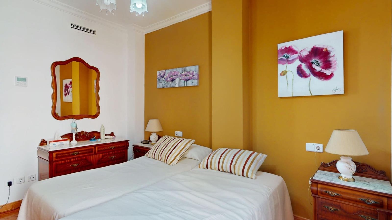 4 bedroom Villa for sale in Palma de Mallorca with garage - € 795,000 (Ref: 9634470)