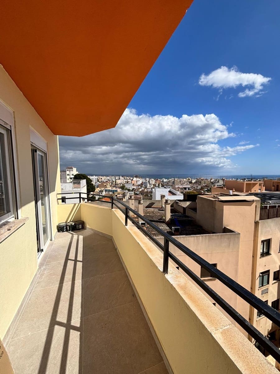 4 bedroom Flat for sale in Palma de Mallorca - € 599,000 (Ref: 9637739)