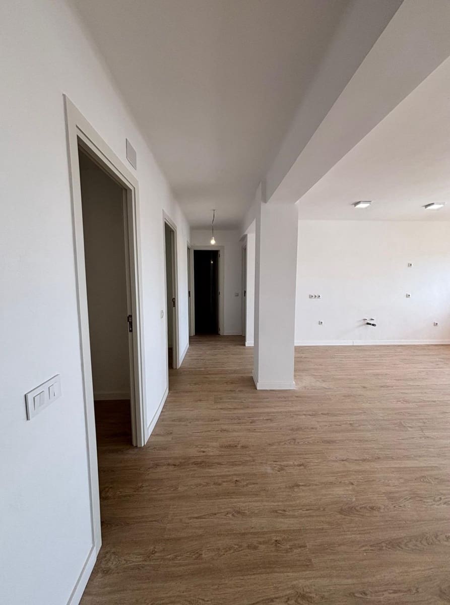 4 bedroom Flat for sale in Palma de Mallorca - € 599,000 (Ref: 9637739)