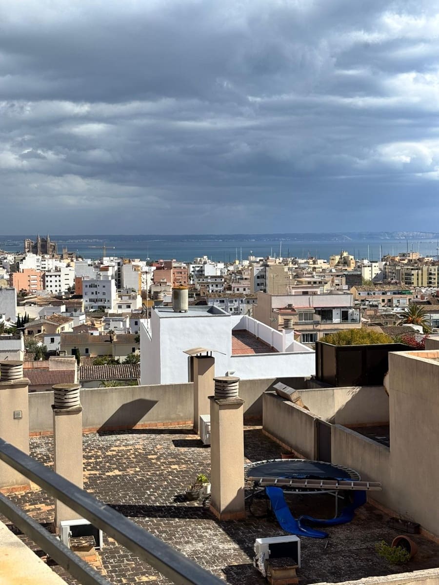 4 bedroom Flat for sale in Palma de Mallorca - € 599,000 (Ref: 9637739)