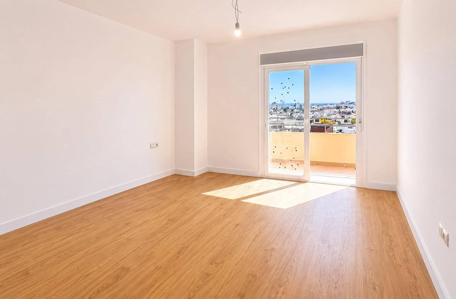4 bedroom Flat for sale in Palma de Mallorca - € 575,000 (Ref: 9637739)
