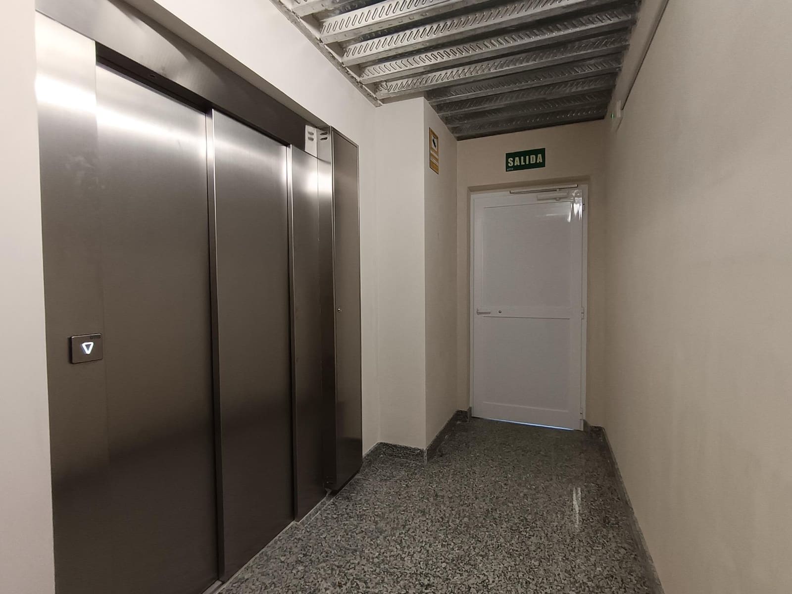 Garage for rent in Palma de Mallorca - € 150 (Ref: 9637740)