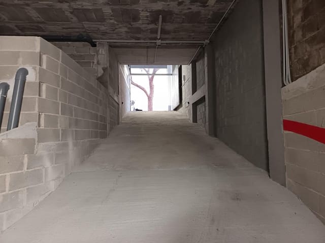 Garage for rent in Santa Catalina, Palma de Mallorca - € 150 (Ref: 9637740)