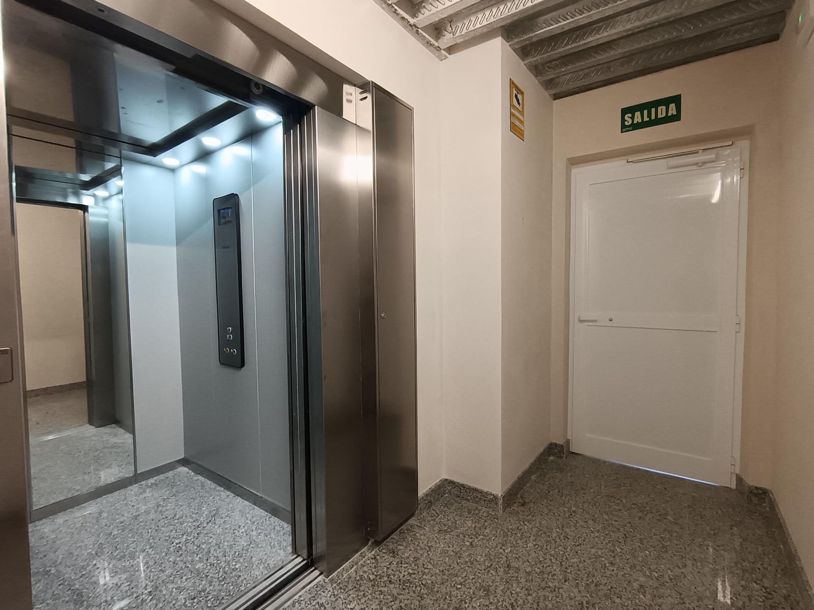 Garage til leje i Palma de Mallorca - € 155 (Ref: 9637740)